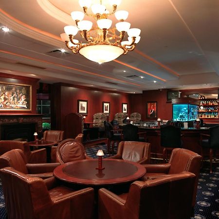 Chateau Louis Hotel & Conference Centre Едмонтон Екстер'єр фото