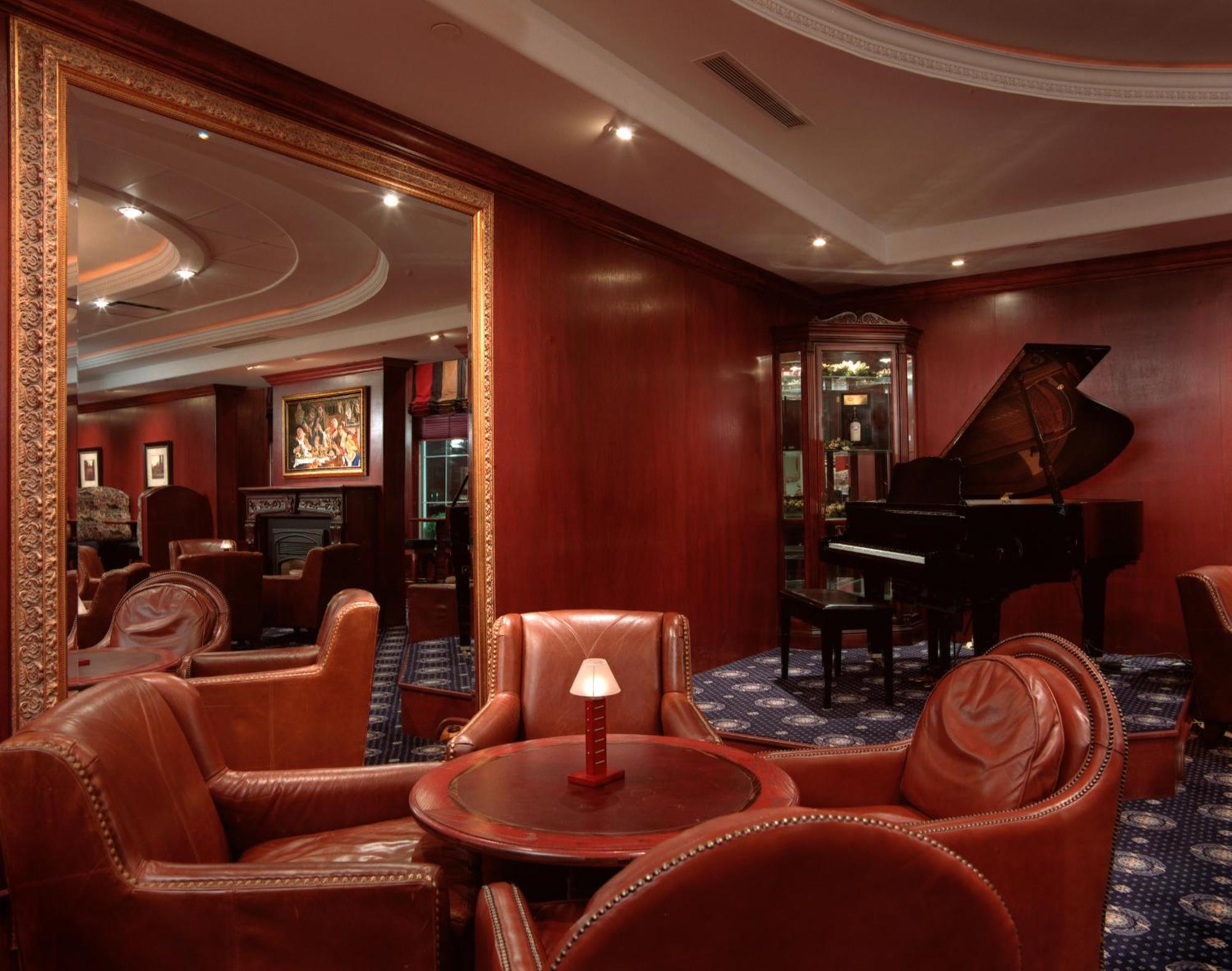 Chateau Louis Hotel & Conference Centre Едмонтон Екстер'єр фото