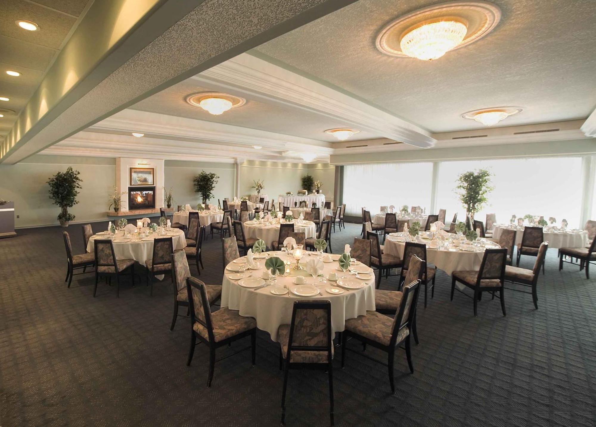 Chateau Louis Hotel & Conference Centre Едмонтон Екстер'єр фото
