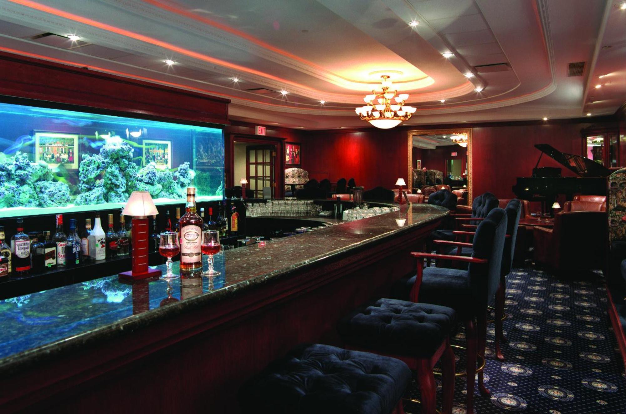 Chateau Louis Hotel & Conference Centre Едмонтон Екстер'єр фото