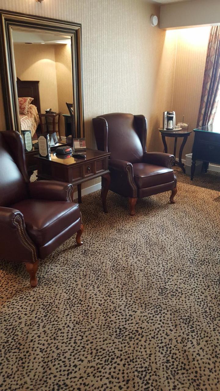 Chateau Louis Hotel & Conference Centre Едмонтон Екстер'єр фото