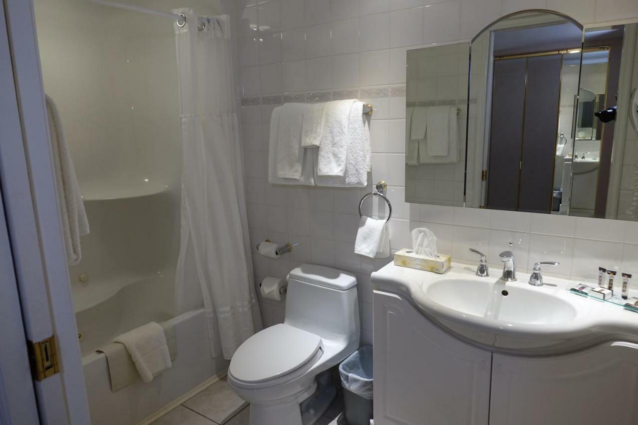 Chateau Louis Hotel & Conference Centre Едмонтон Екстер'єр фото